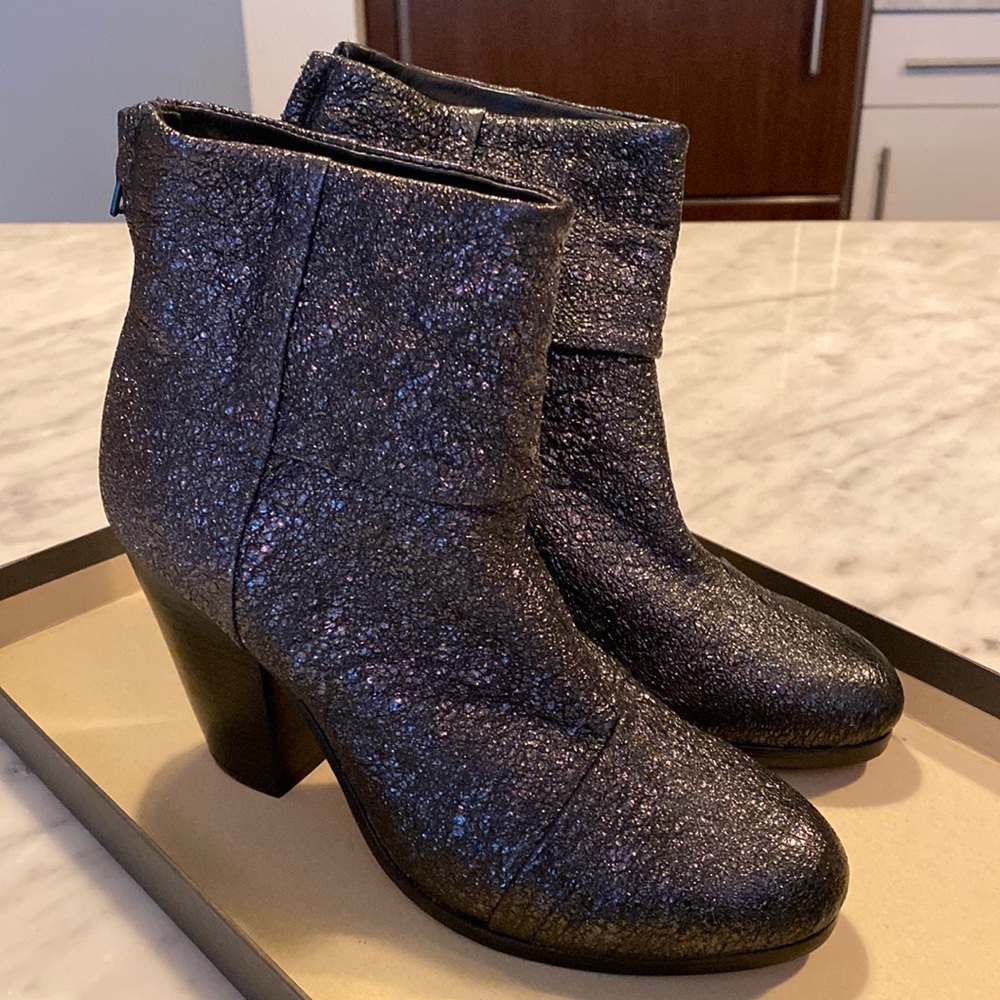 NEW Rag & Bone Classic Newbury Boot in Gunmetal Crinkle Size 6 US / 36 EU in Box